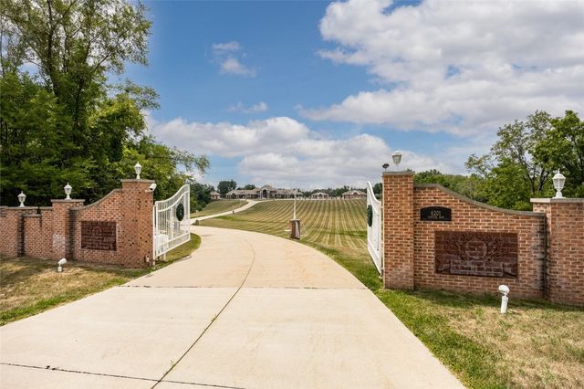 6201 Lakeside Road, Marion, IA 52302