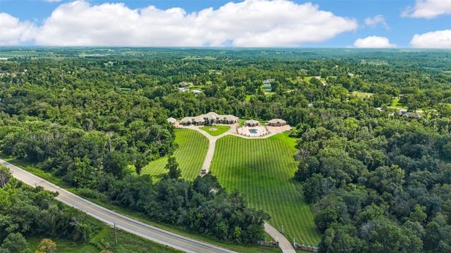 6201 Lakeside Road, Marion, IA 52302