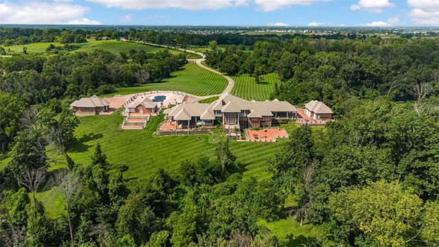 6201 Lakeside Road, Marion, IA 52302