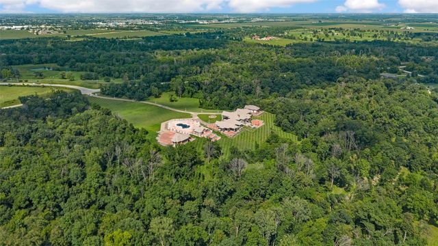 6201 Lakeside Road, Marion, IA 52302