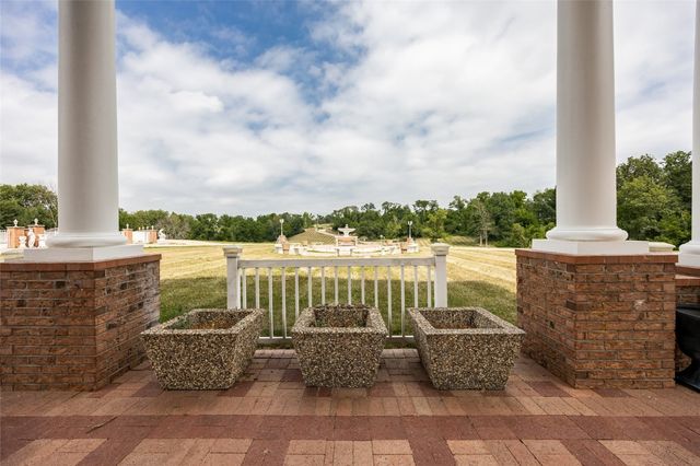 6201 Lakeside Road, Marion, IA 52302