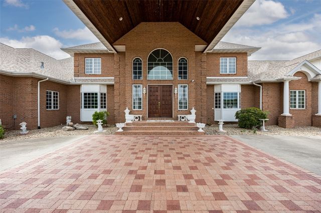 6201 Lakeside Road, Marion, IA 52302