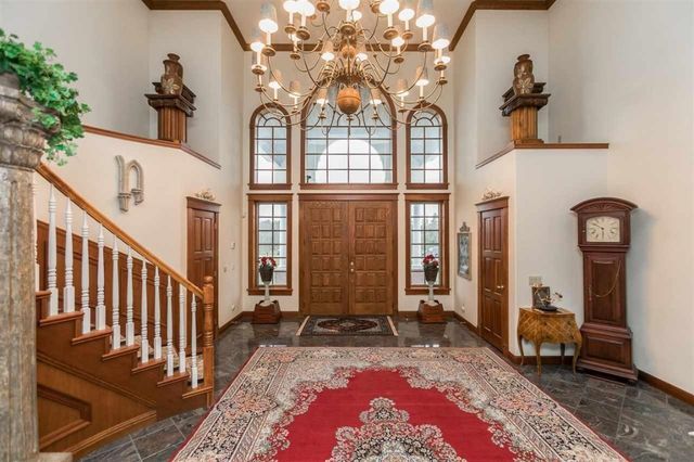 6201 Lakeside Road, Marion, IA 52302