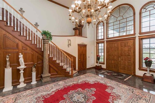 6201 Lakeside Road, Marion, IA 52302