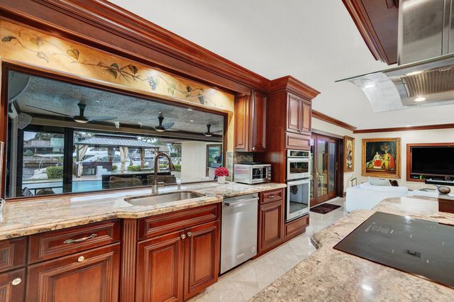 2810 NE 44th Street, Lighthouse Point, FL 33064