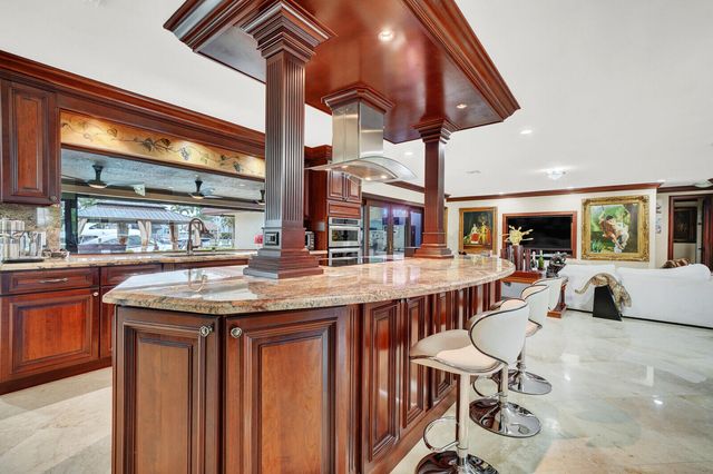 2810 NE 44th Street, Lighthouse Point, FL 33064