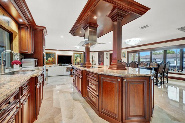 2810 NE 44th Street, Lighthouse Point, FL 33064