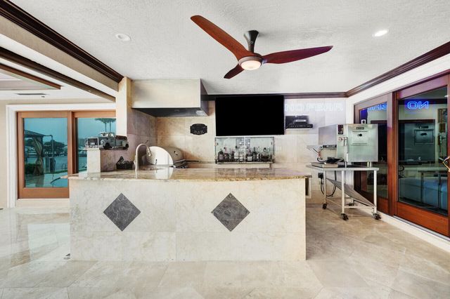 2810 NE 44th Street, Lighthouse Point, FL 33064