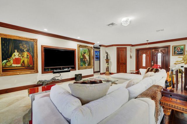 2810 NE 44th Street, Lighthouse Point, FL 33064