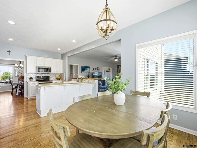15461 Nebraska Avenue, Omaha, NE 68116