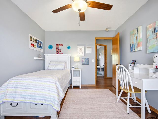 15461 Nebraska Avenue, Omaha, NE 68116