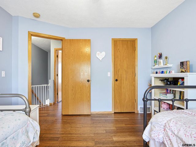 15461 Nebraska Avenue, Omaha, NE 68116