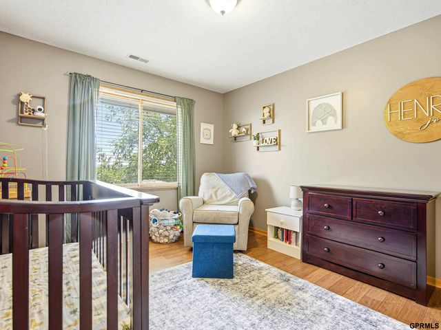 15461 Nebraska Avenue, Omaha, NE 68116