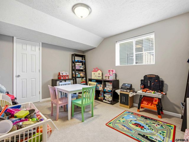 15461 Nebraska Avenue, Omaha, NE 68116