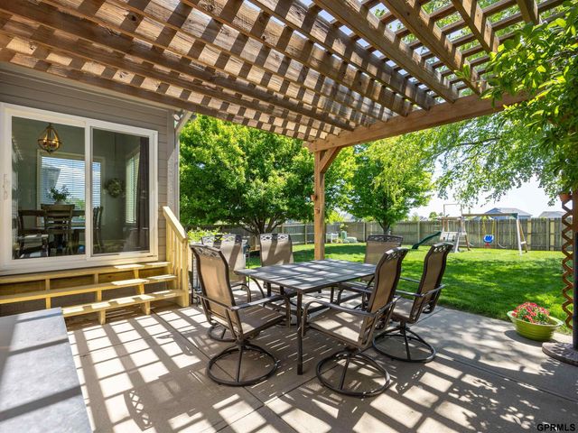 15461 Nebraska Avenue, Omaha, NE 68116