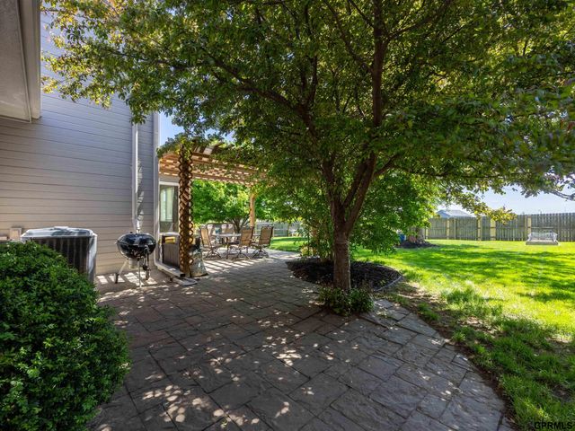 15461 Nebraska Avenue, Omaha, NE 68116