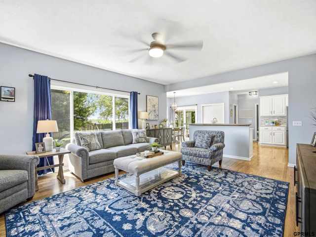 15461 Nebraska Avenue, Omaha, NE 68116
