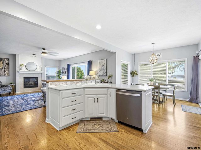 15461 Nebraska Avenue, Omaha, NE 68116