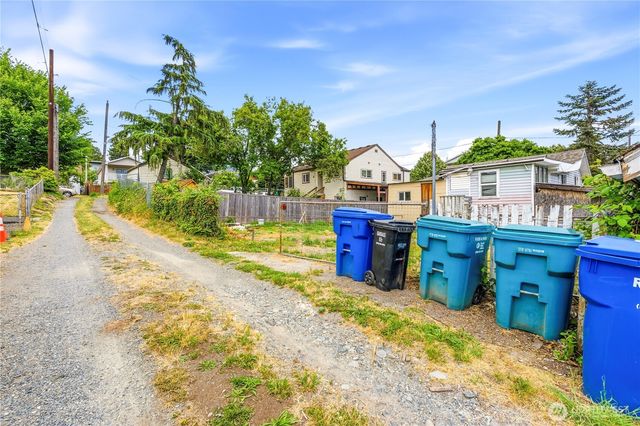 5307 16th Avenue S, Seattle, WA 98108