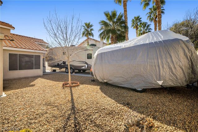 908 Indian Hollow Avenue, North Las Vegas, NV 89031