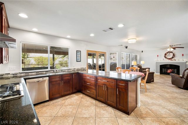 908 Indian Hollow Avenue, North Las Vegas, NV 89031