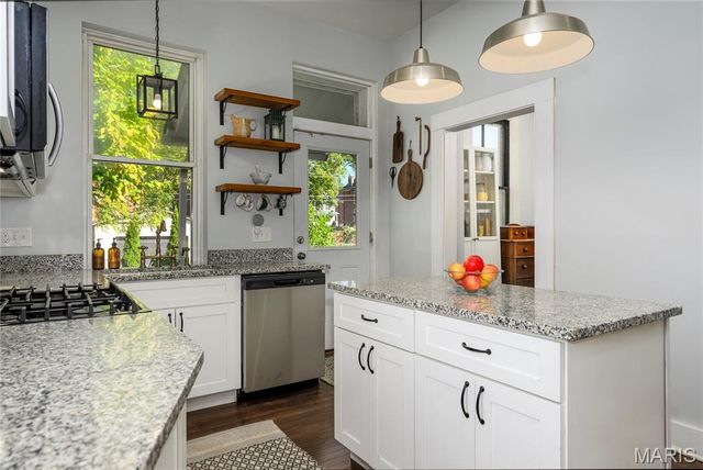 5647 Chamberlain Avenue, St Louis, MO 63112