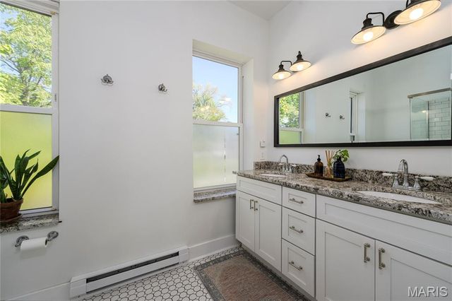 5647 Chamberlain Avenue, St Louis, MO 63112