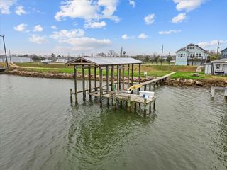 822 W 2nd Street, Freeport, TX 77541