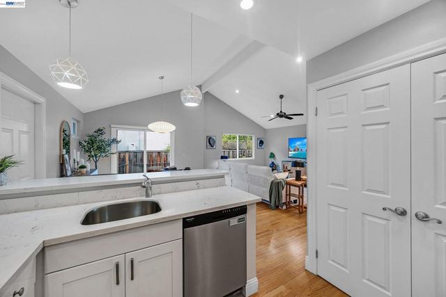 3511 Touriga Dr, Pleasanton, CA 94566