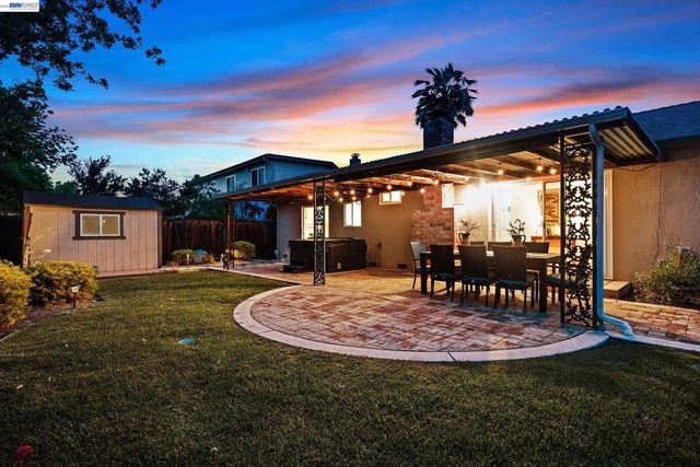 3511 Touriga Dr, Pleasanton, CA 94566