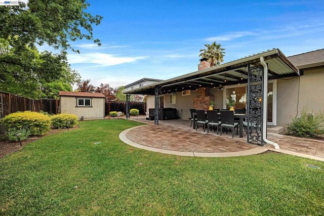 3511 Touriga Dr, Pleasanton, CA 94566
