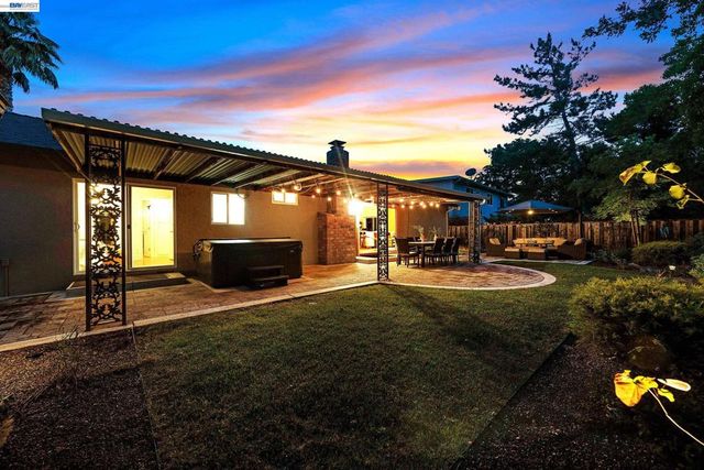 3511 Touriga Dr, Pleasanton, CA 94566