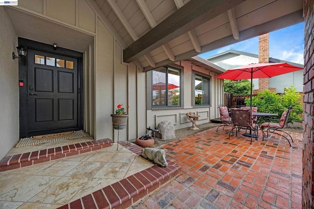 3511 Touriga Dr, Pleasanton, CA 94566