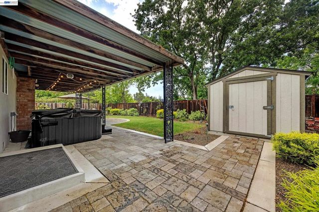 3511 Touriga Dr, Pleasanton, CA 94566