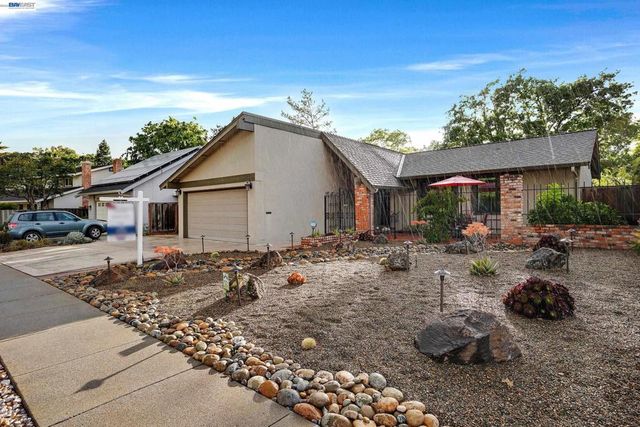 3511 Touriga Dr, Pleasanton, CA 94566