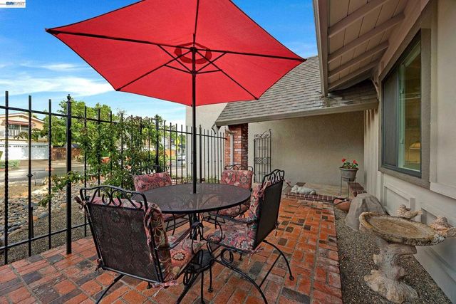 3511 Touriga Dr, Pleasanton, CA 94566