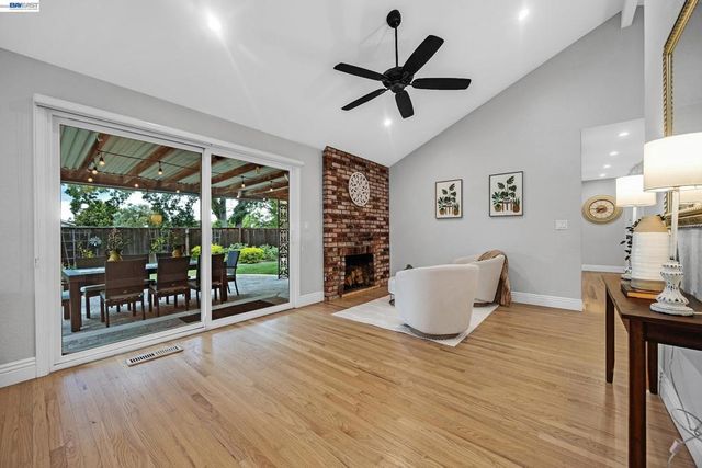 3511 Touriga Dr, Pleasanton, CA 94566