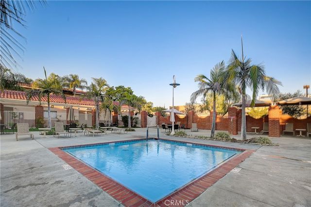 36 Calle Aragon U, Laguna Woods, CA 92637