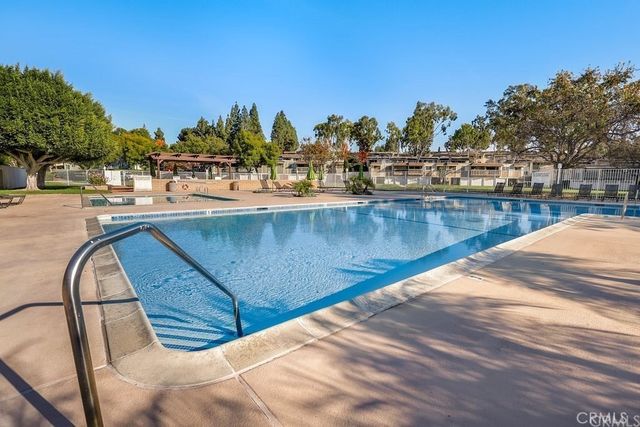 36 Calle Aragon U, Laguna Woods, CA 92637