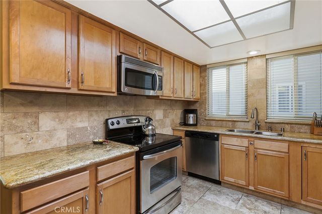 36 Calle Aragon U, Laguna Woods, CA 92637