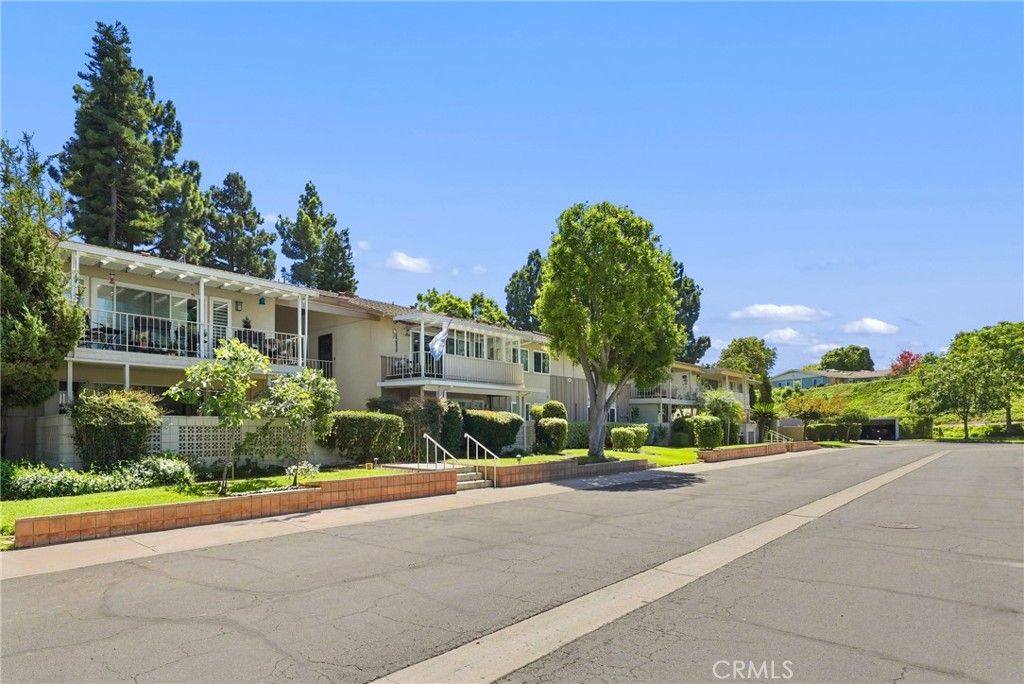 36 Calle Aragon U, Laguna Woods, CA 92637