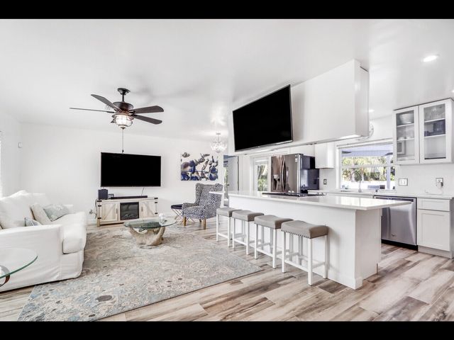 609 Oak Terrace, Jupiter, FL 33458