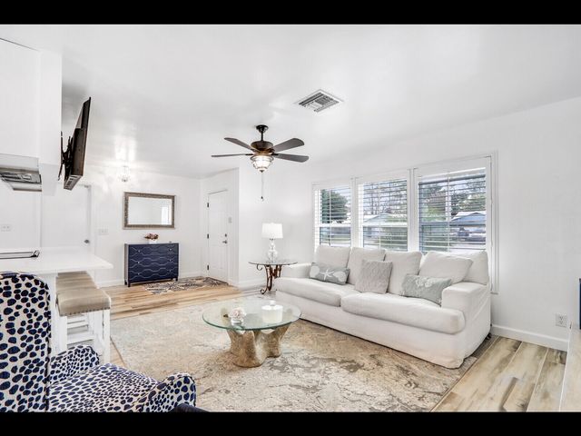 609 Oak Terrace, Jupiter, FL 33458