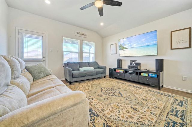270 DORCHESTER DR, Kyle, TX 78640