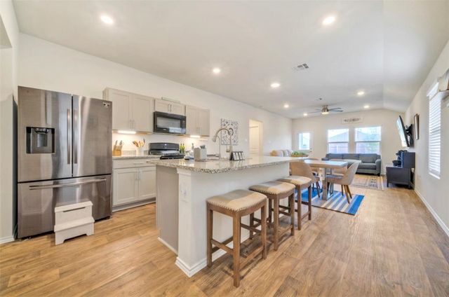 270 DORCHESTER DR, Kyle, TX 78640