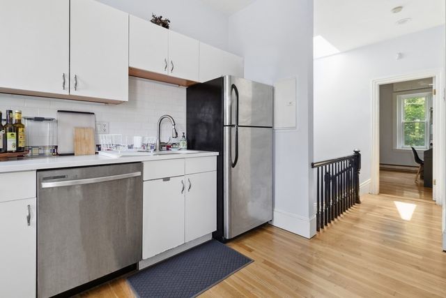 28 Beacon Street 3, Somerville, MA 02143