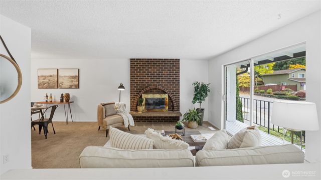 17716 157th Avenue SE, Renton, WA 98058