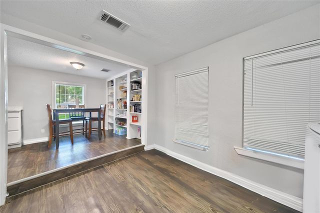 1606 W 8th Street, Freeport, TX 77541