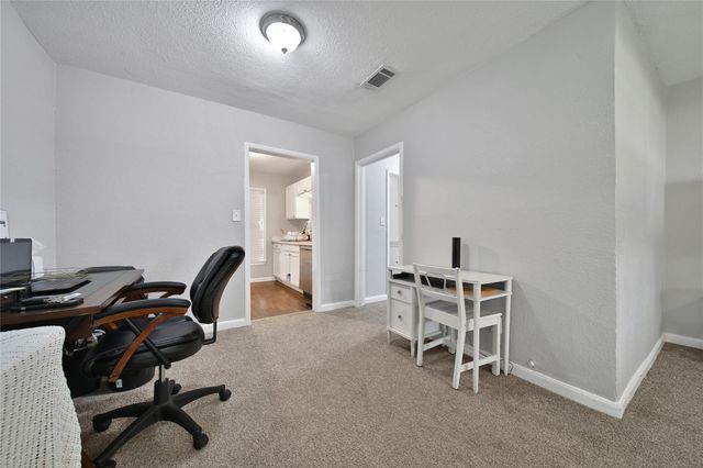 1606 W 8th Street, Freeport, TX 77541