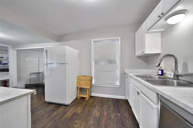 1606 W 8th Street, Freeport, TX 77541